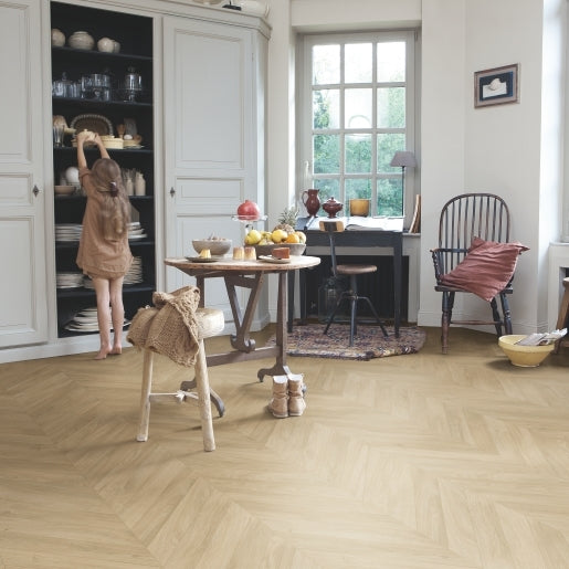 QuickStep Impressive Patterns Chevron Oak Medium IPA4160