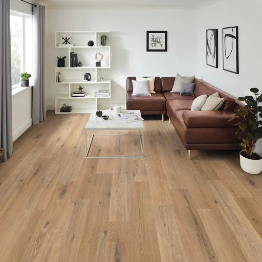 Knight Tile Natural Character Oak KP145